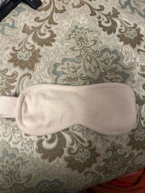 Cashmere eye mask